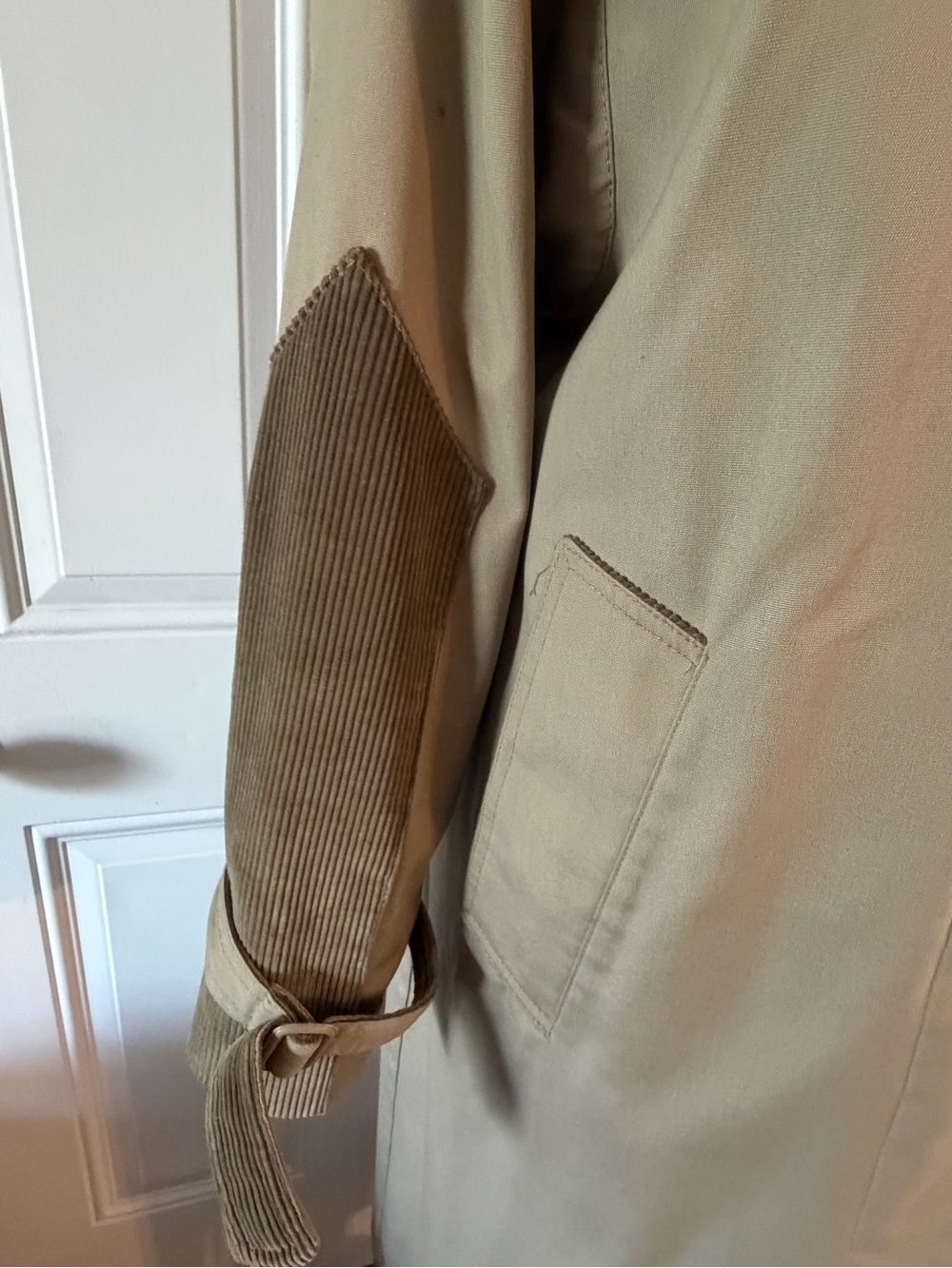 London Fog women’s vintage trench coat featuring structured collar size 12 - Picture 2 of 7
